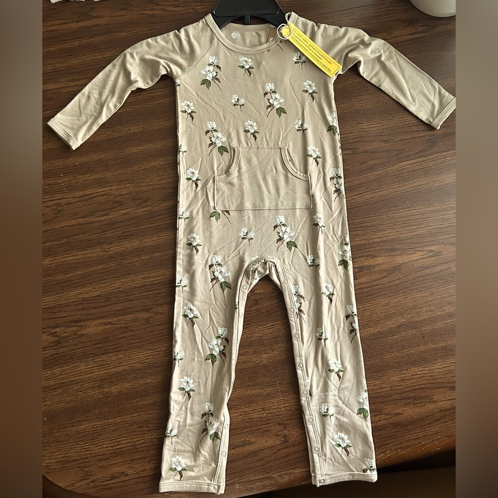 Kyte Baby Khaki Magnolia long sleeved Longalls 4T NEW WITH TAGS ATTACHED